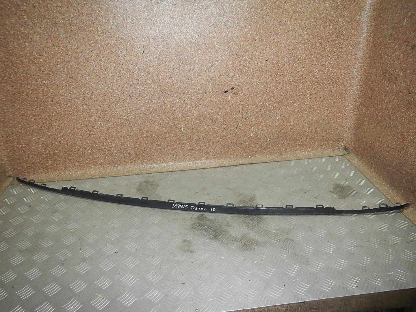 Молдинг заднего бампера