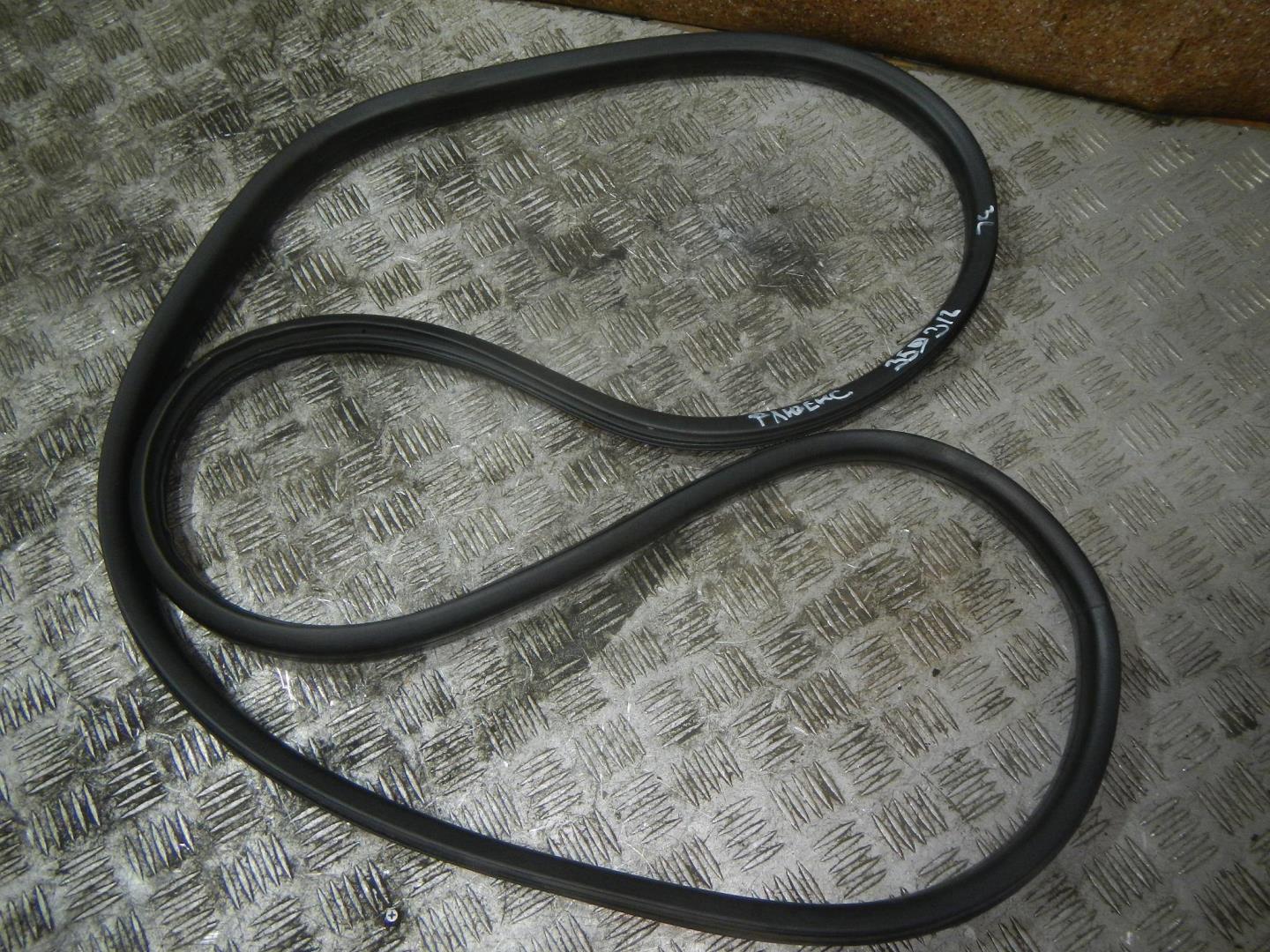 Уплотнитель двери