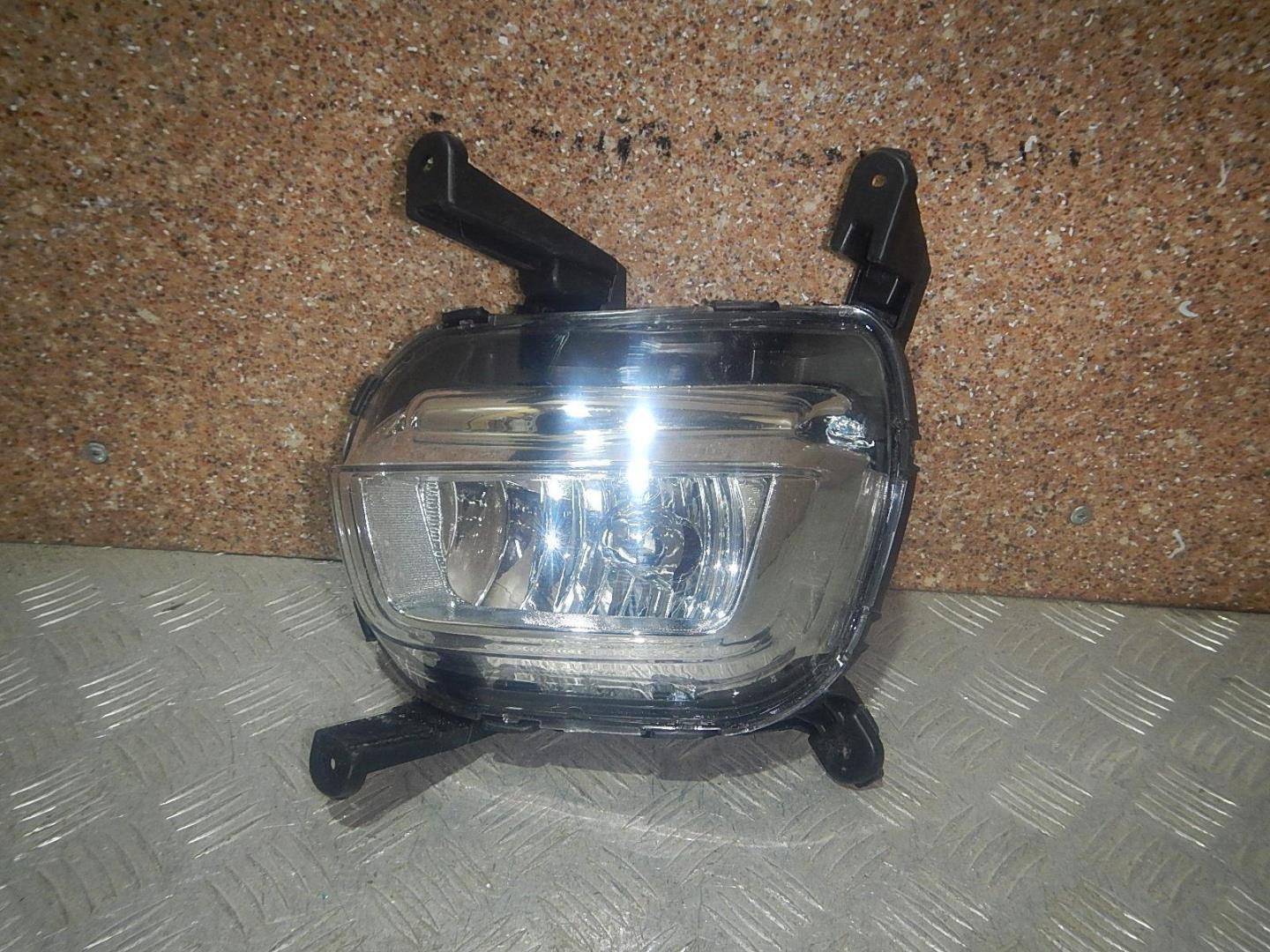 Фара противотуманная левая