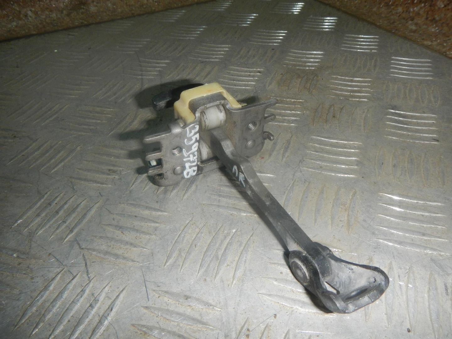 Ограничитель двери