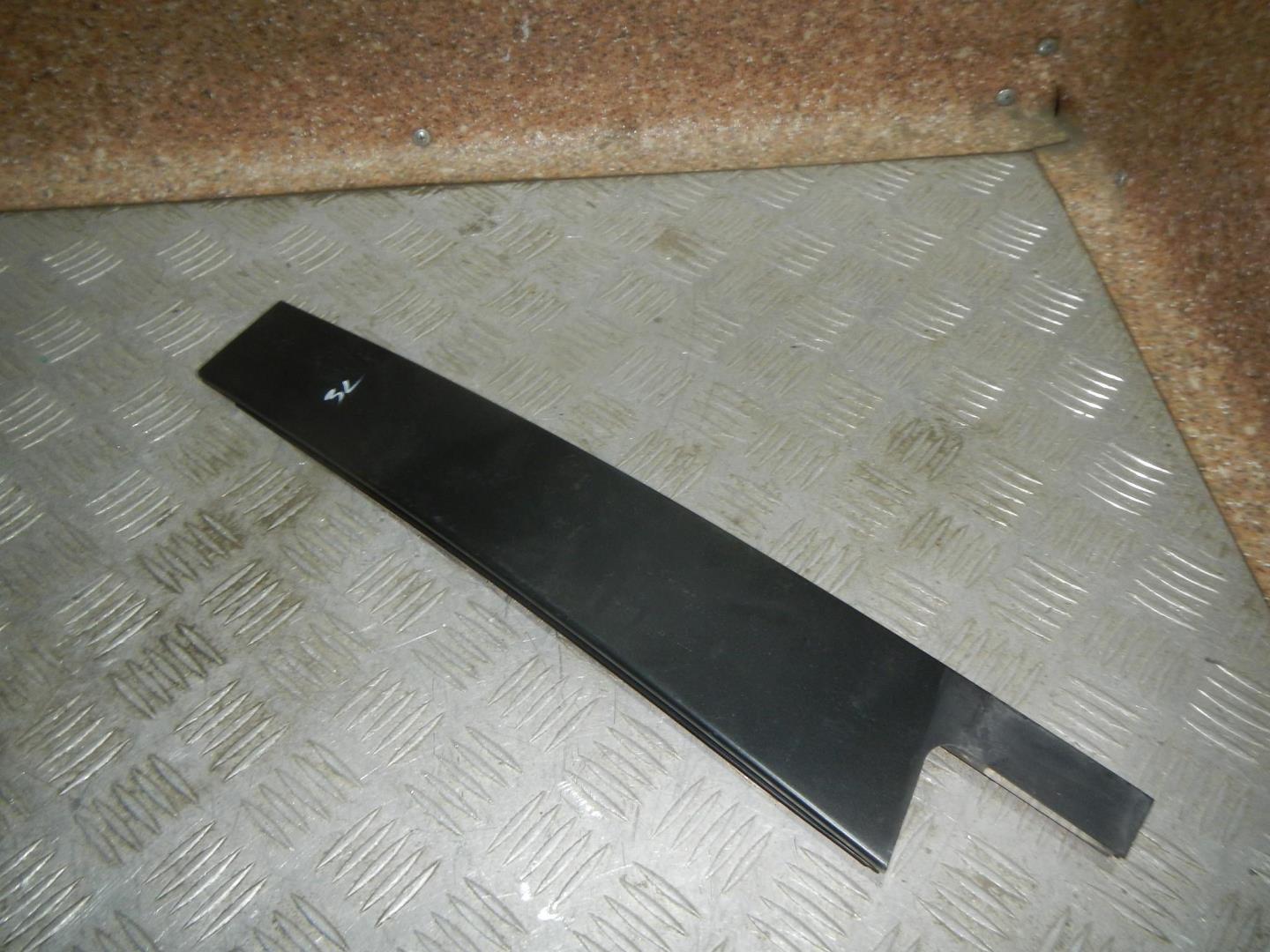 Накладка двери задней левой