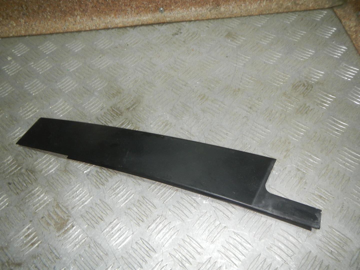 Накладка двери задней правой