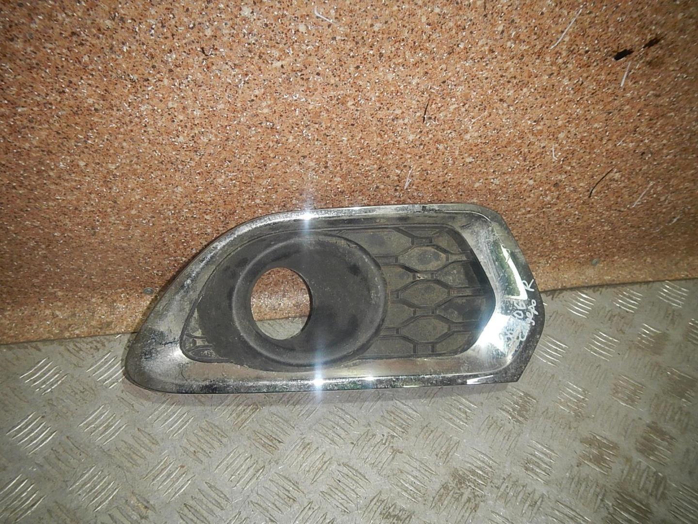 Решетка в бампер правая