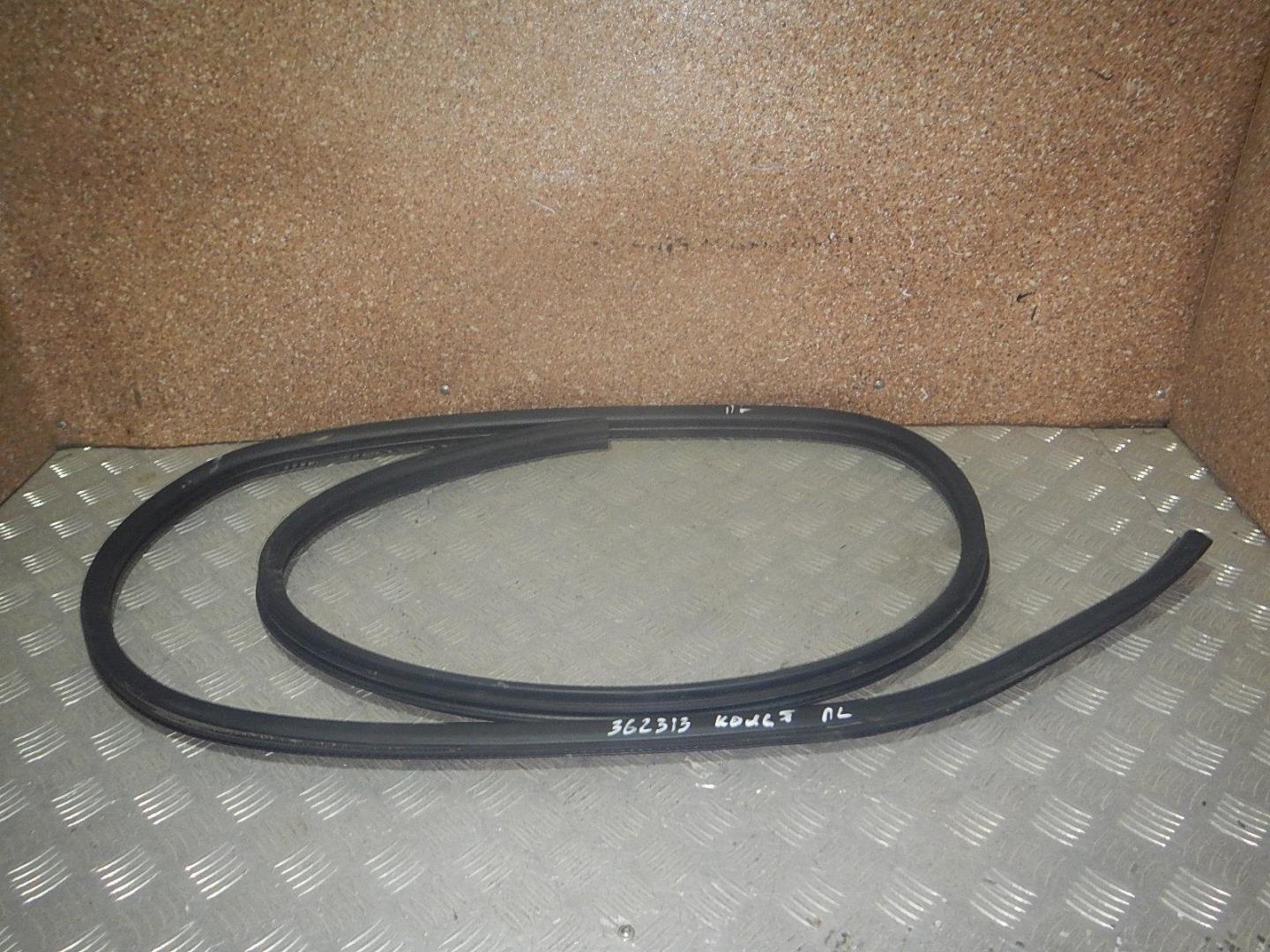 Уплотнитель двери