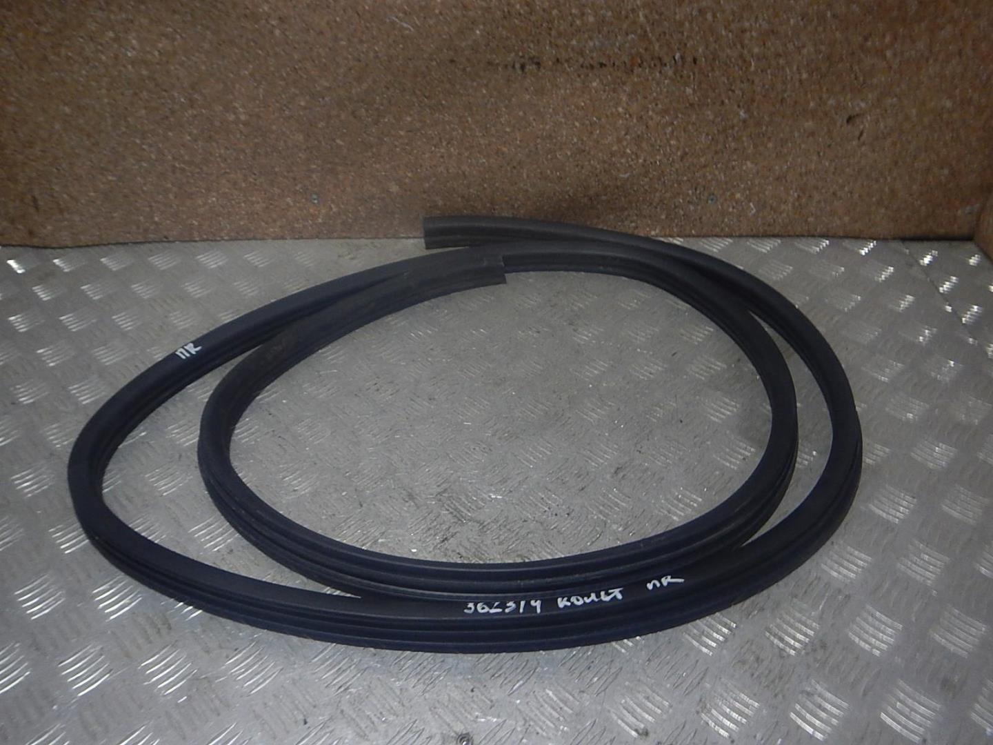 Уплотнитель двери