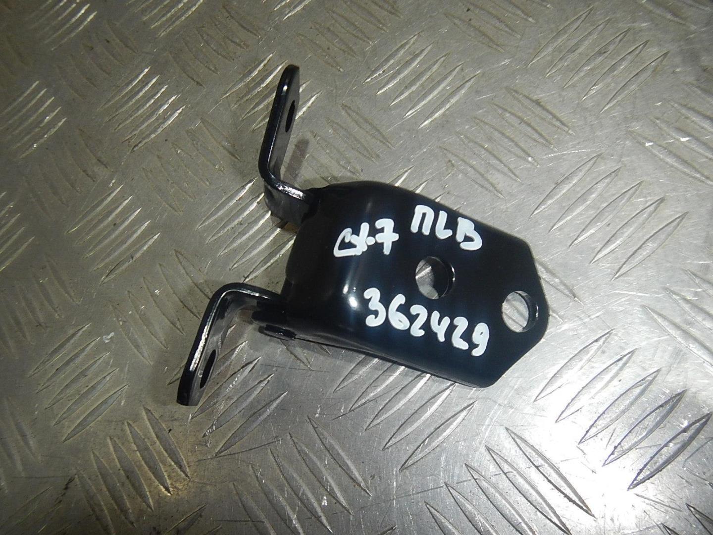 Петля двери передней левой верхняя