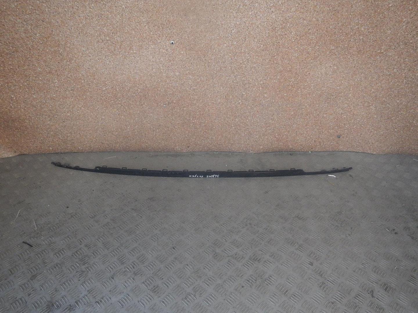 Молдинг заднего бампера