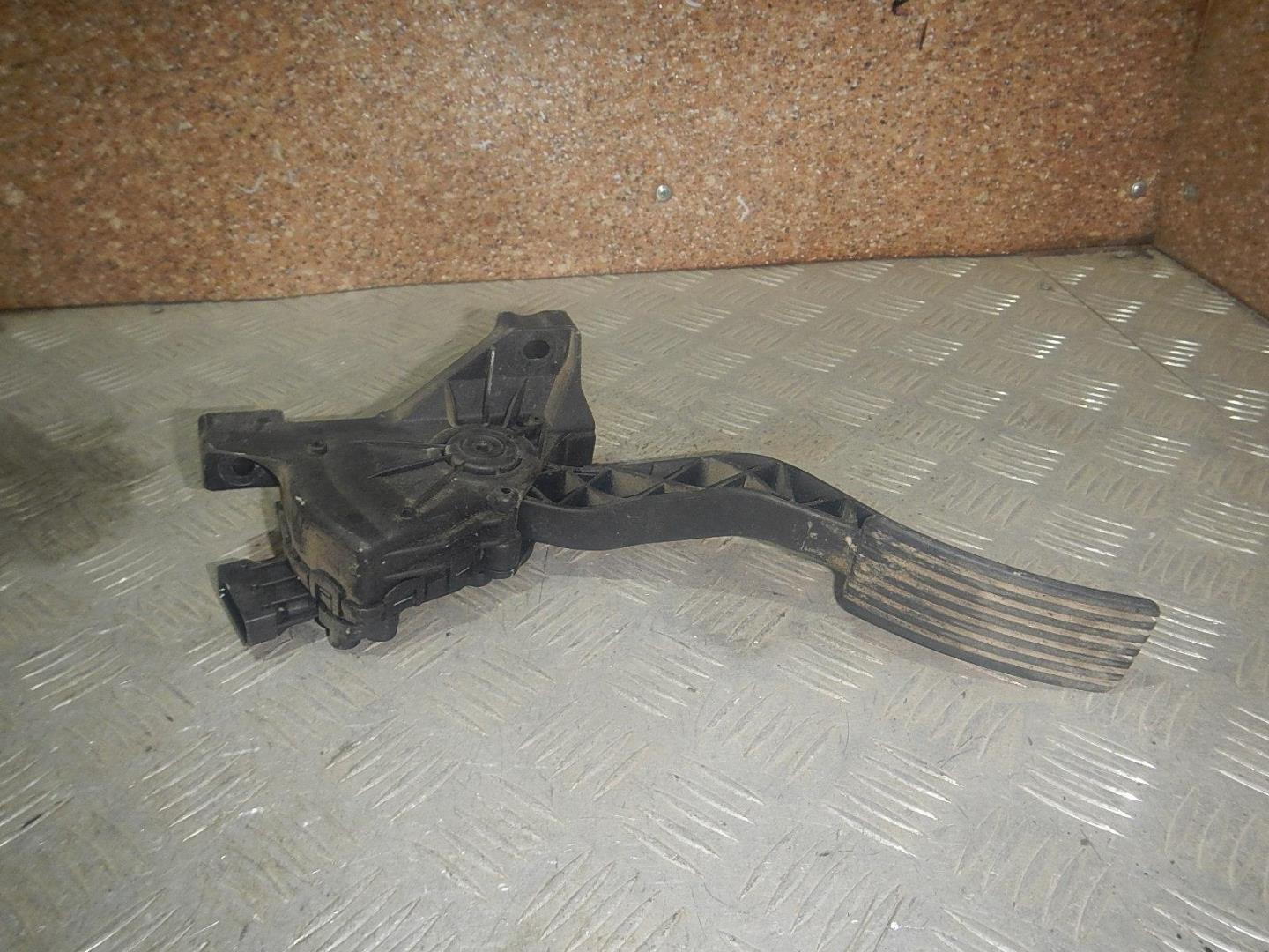 Педаль газа