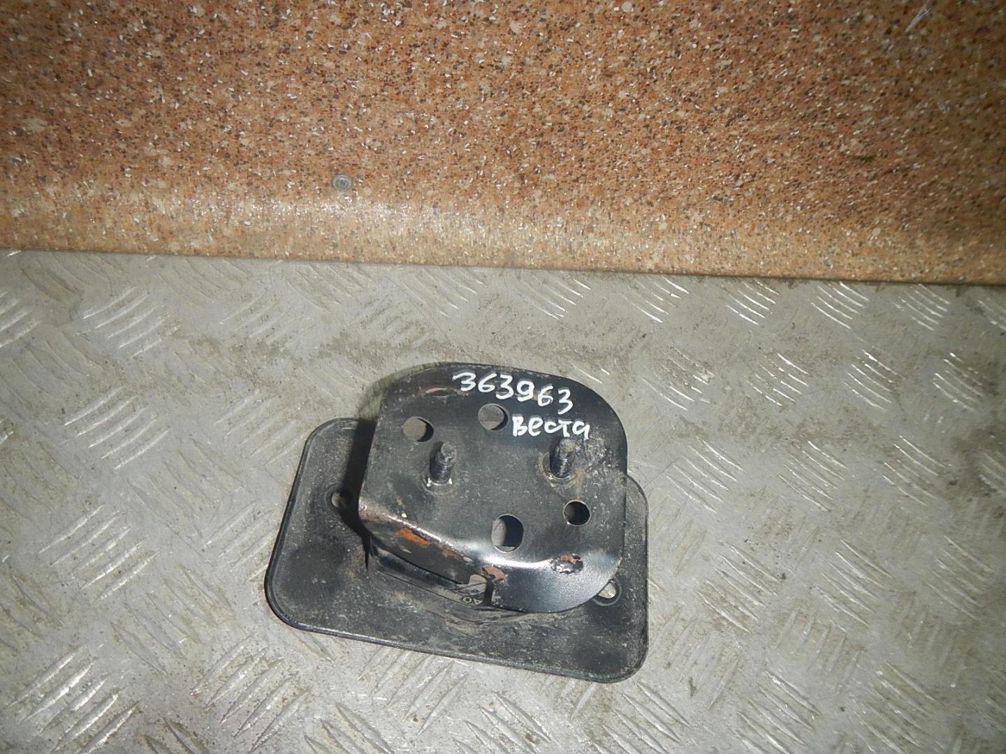 Кронштейн усилителя заднего бампера