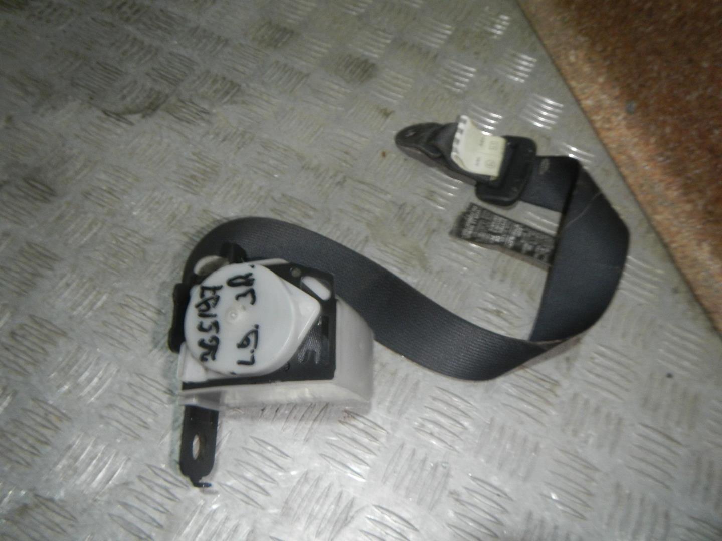 Ремень безопасности