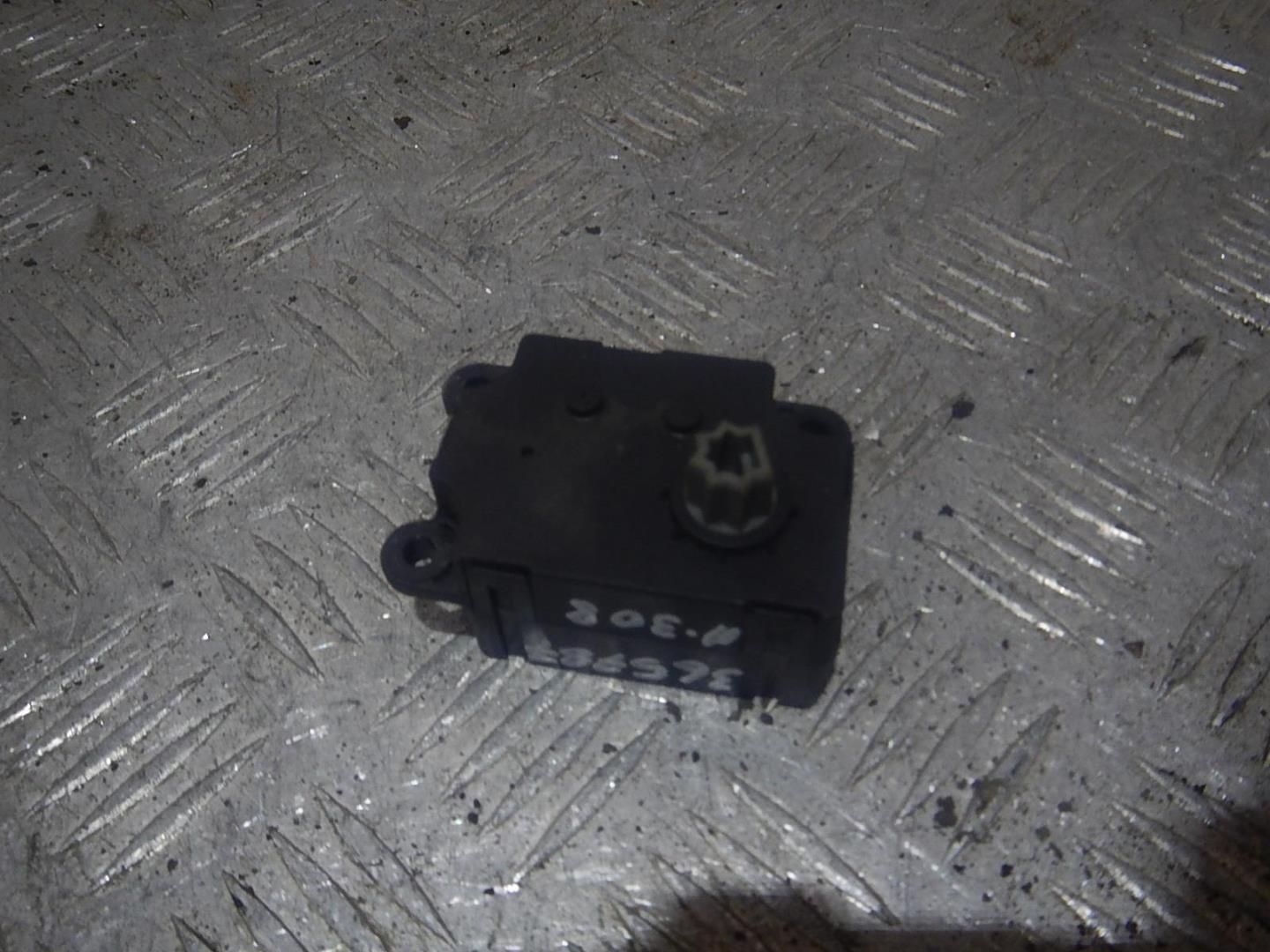 Моторчик заслонки печки