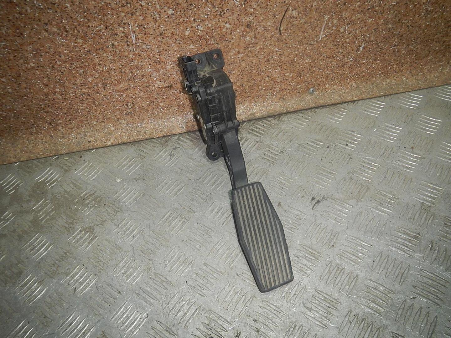 Педаль газа