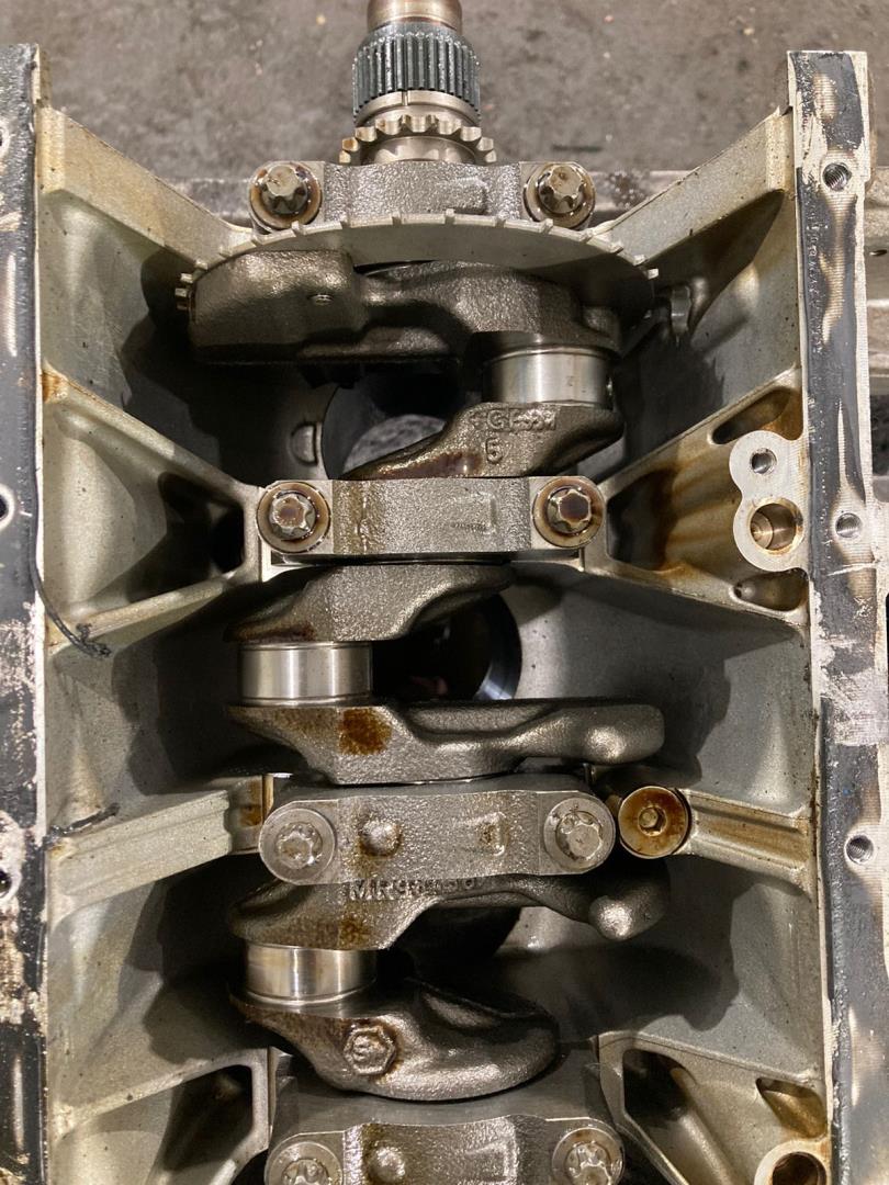 Блок двигателя