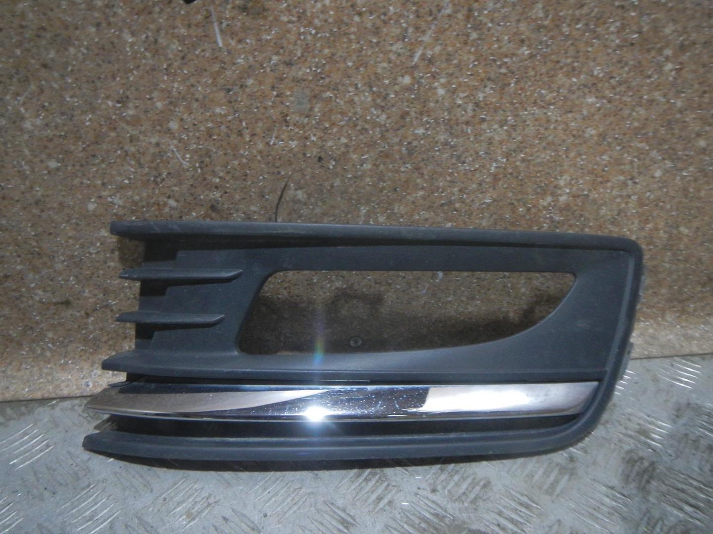 Решетка в бампер левая