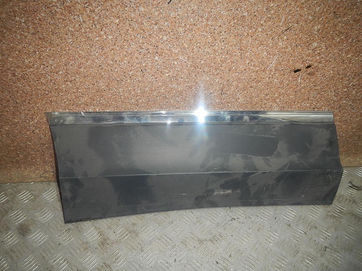 Молдинг задней правой двери