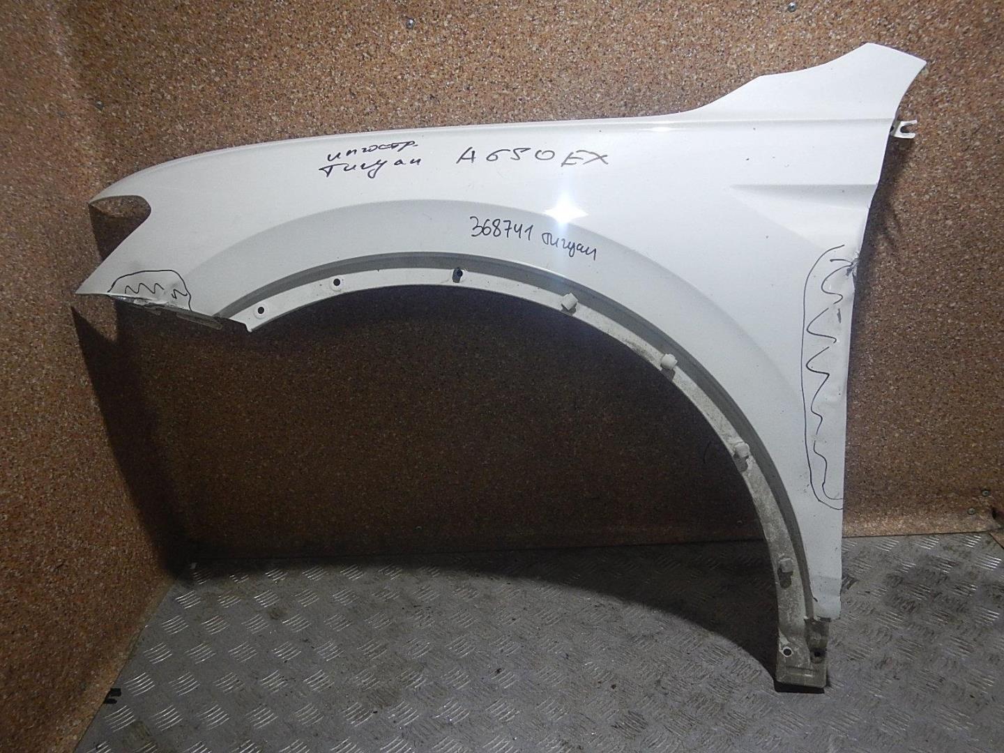 Крыло переднее левое