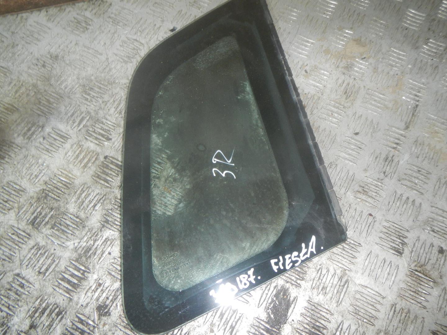 Стекло кузовное глухое правое