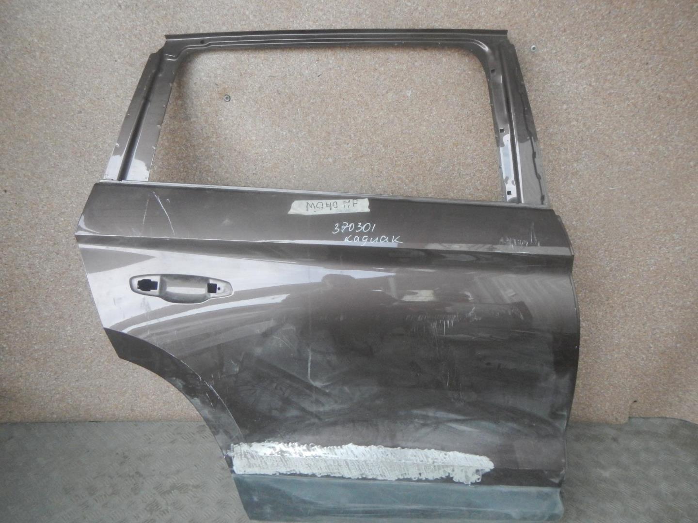 Дверь задняя правая
