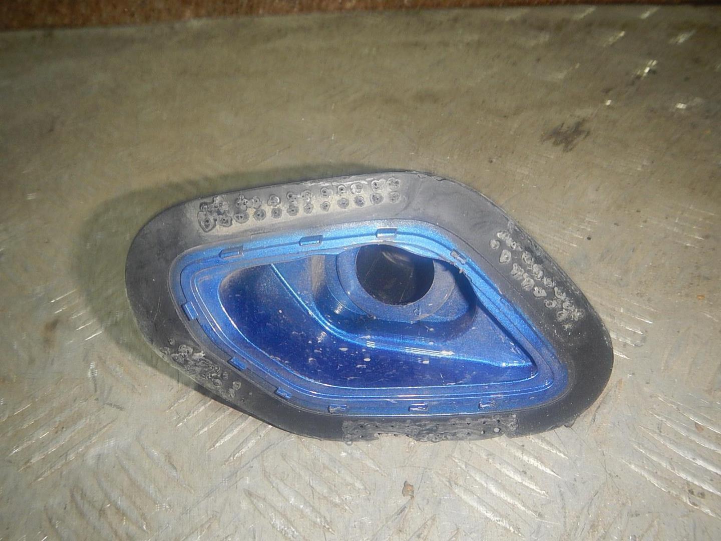 Кронштейн форсунки омывателя фары