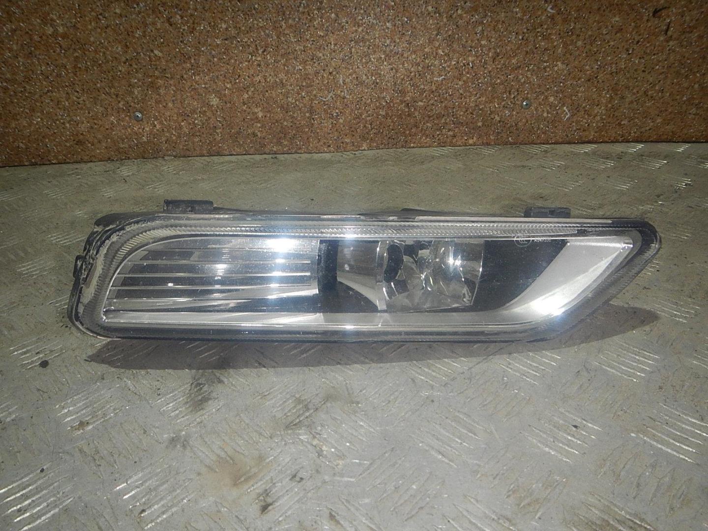 Фара противотуманная правая