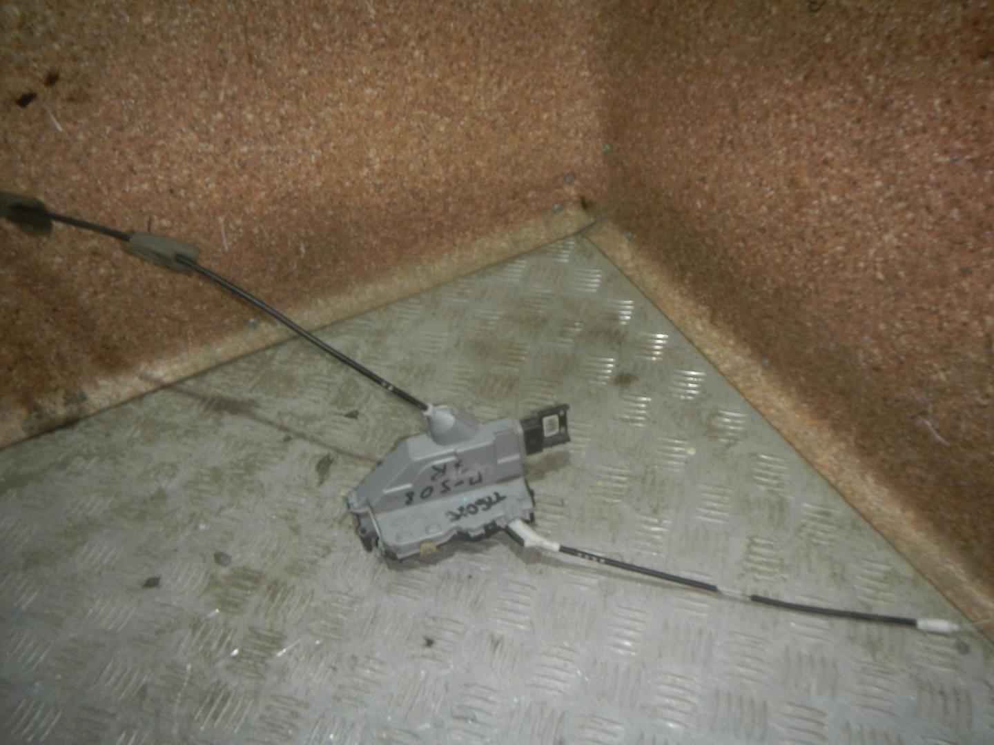 Замок двери задней правой