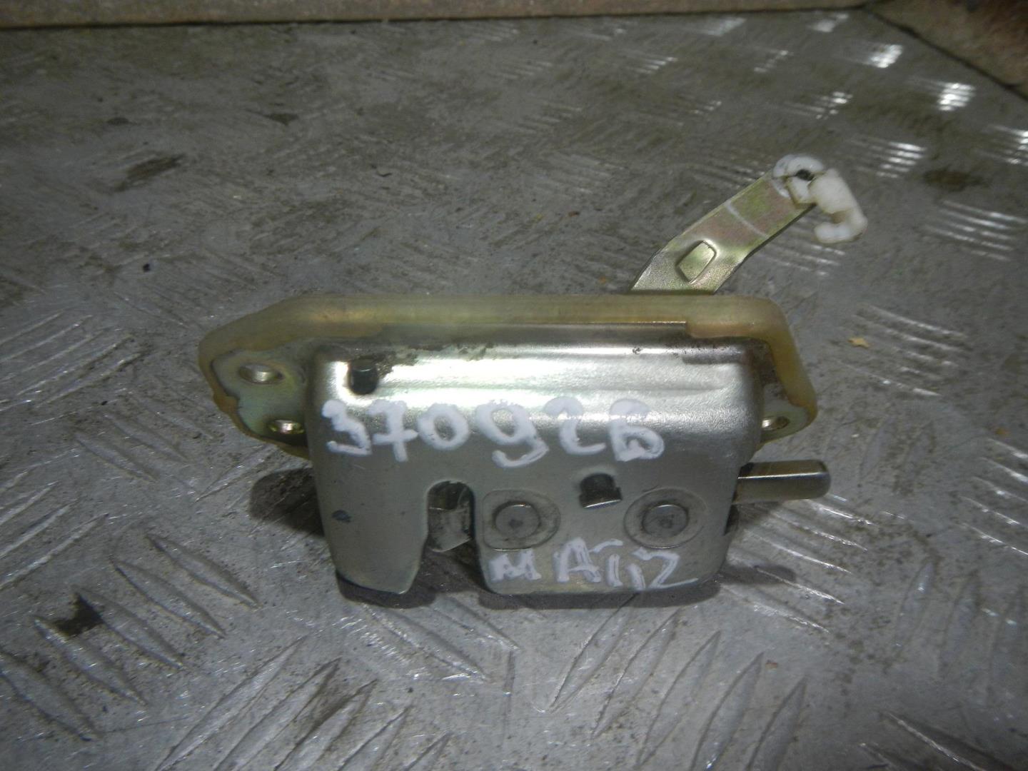 Замок багажника