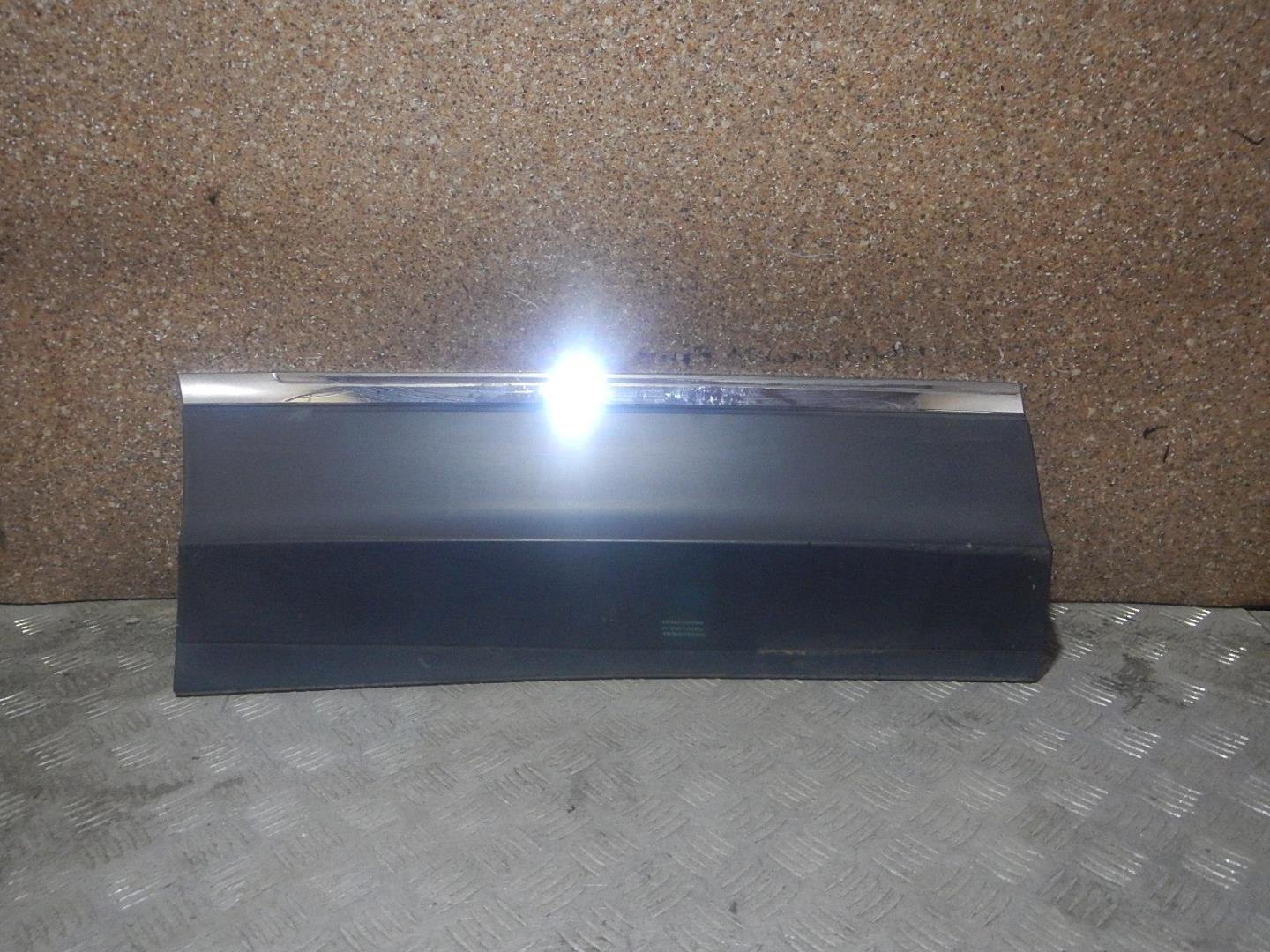 Молдинг задней правой двери