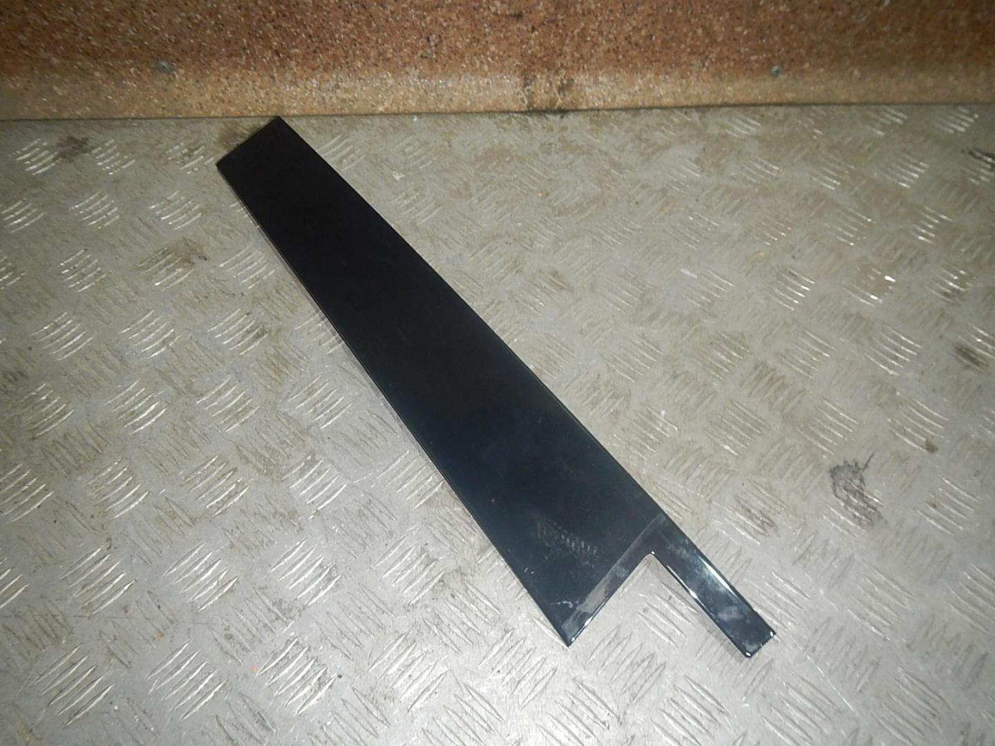 Накладка двери задней левой