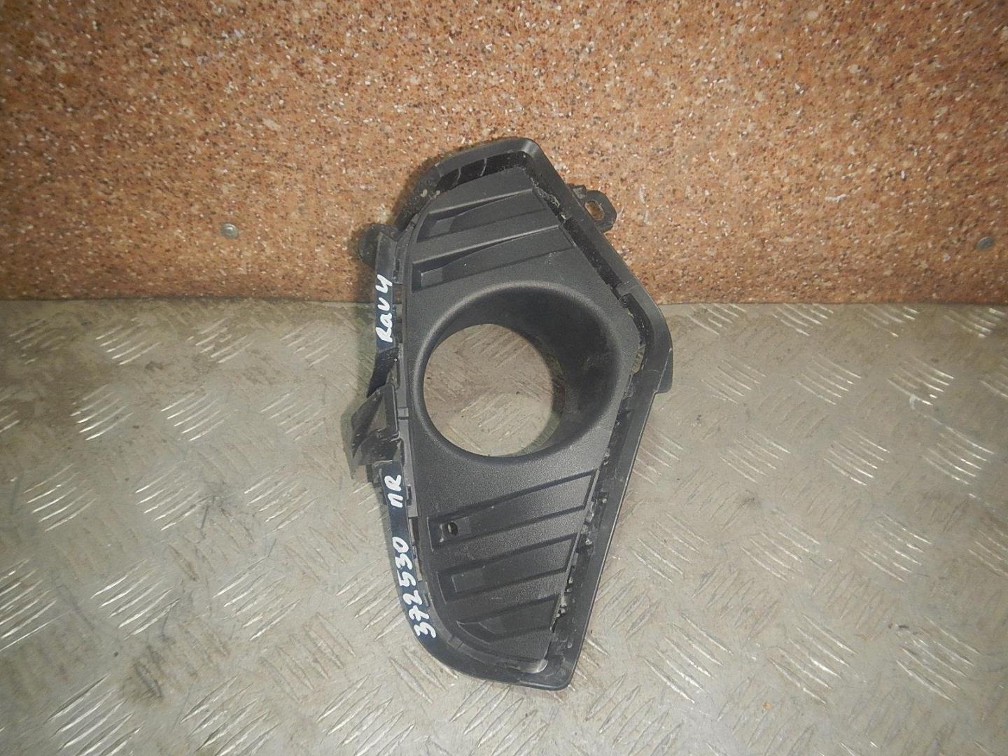 Решетка в бампер правая