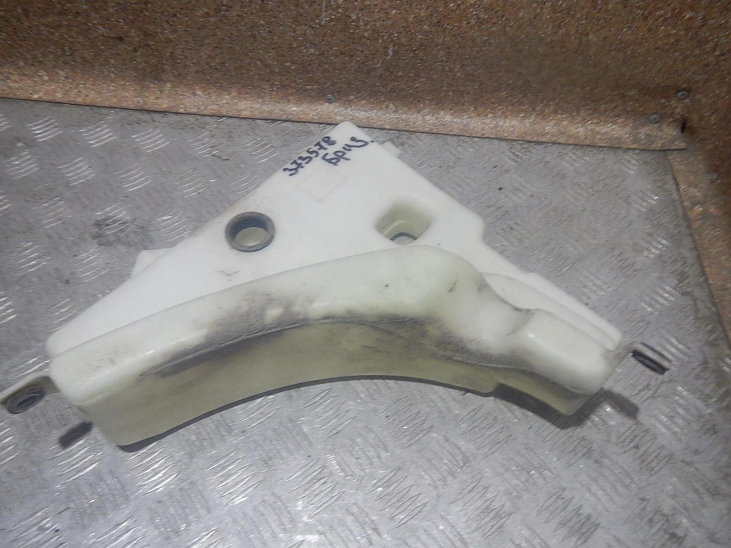 Бачок омывателя лобового стекла