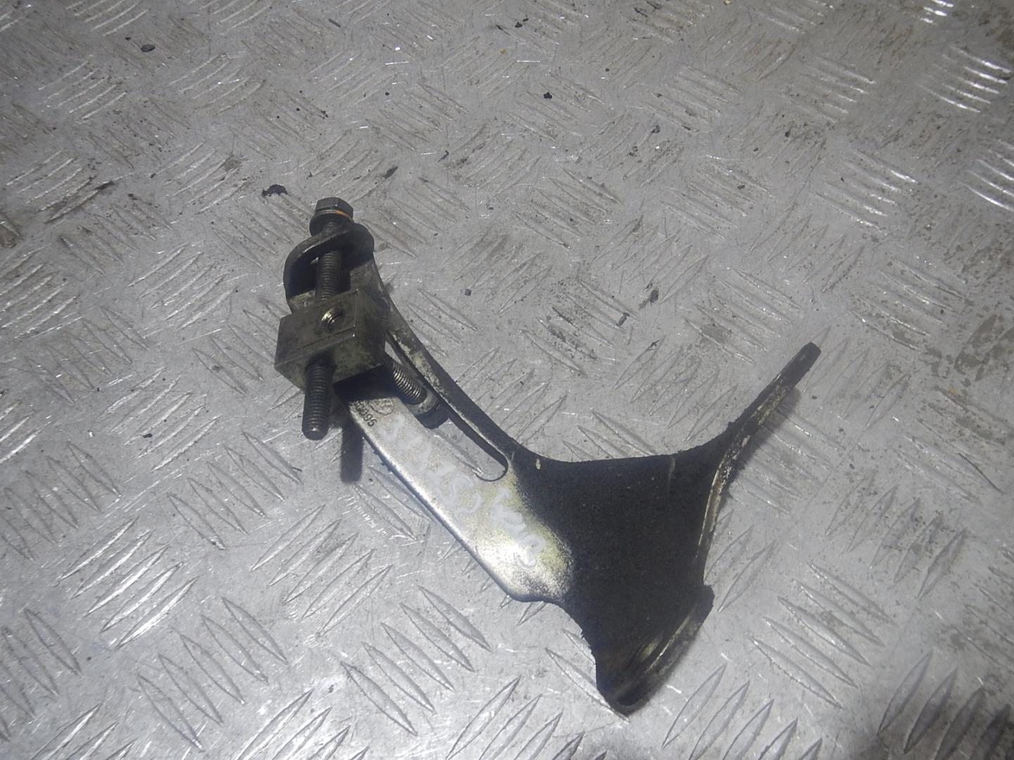 Кронштейн генератора