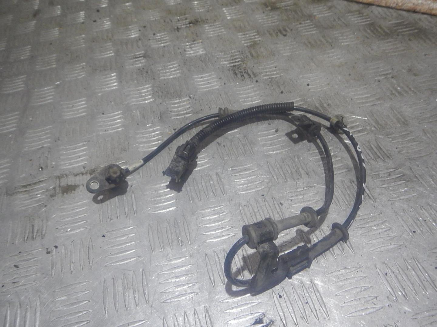 Датчик ABS передний левый