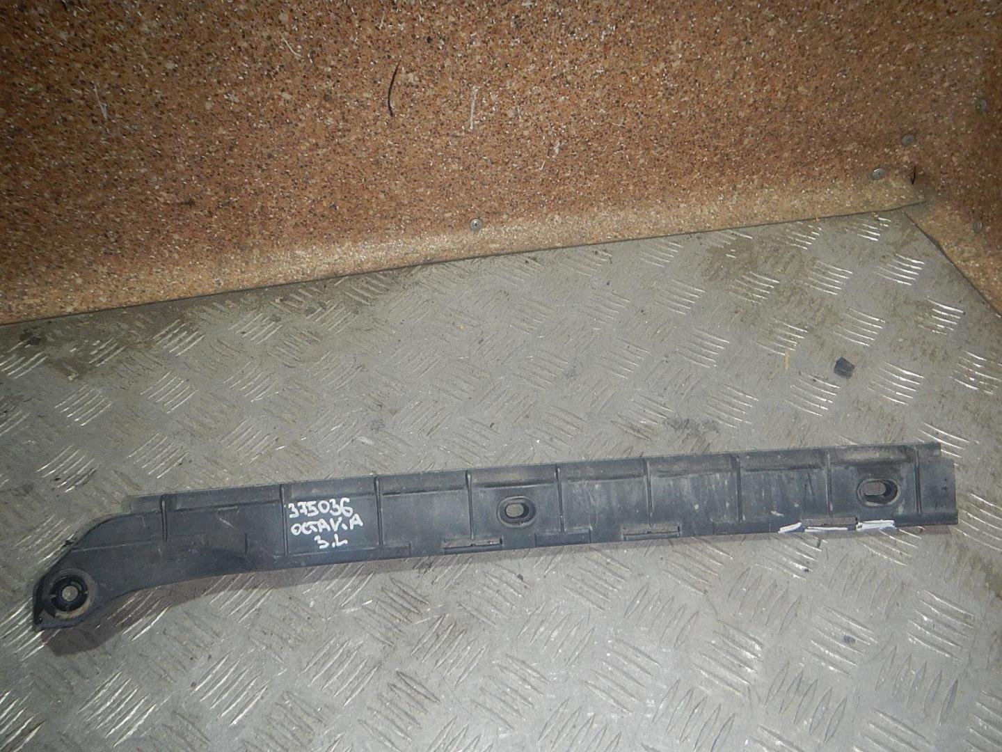 Кронштейн заднего бампера левый