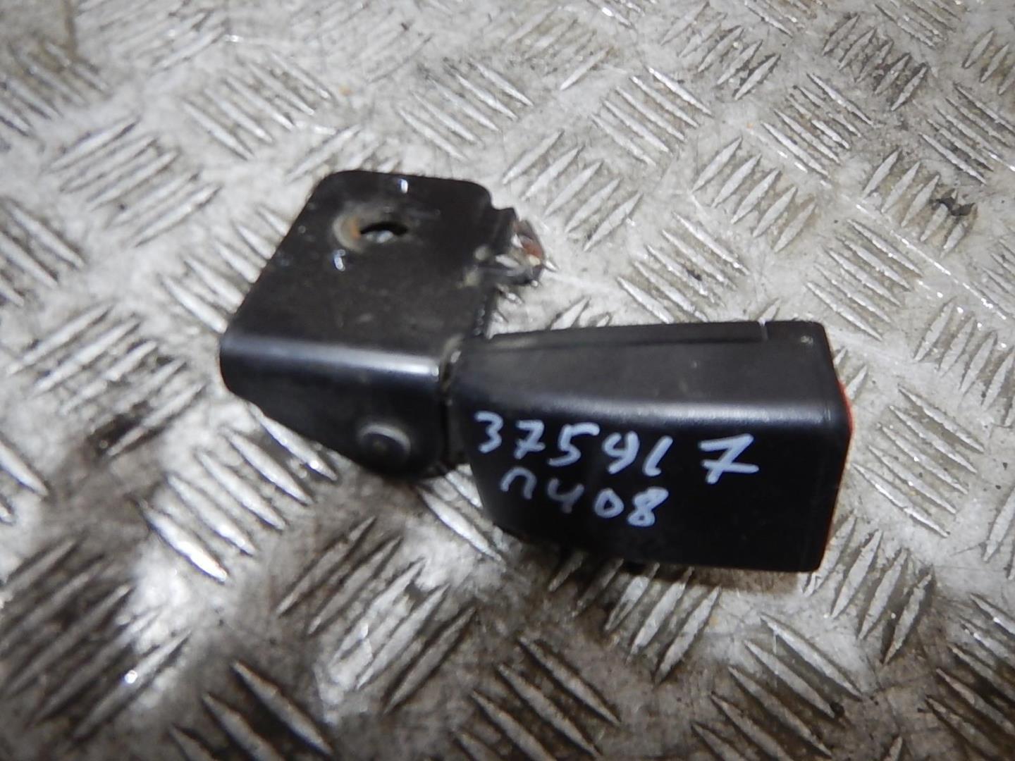 Ответная часть ремня безопасности