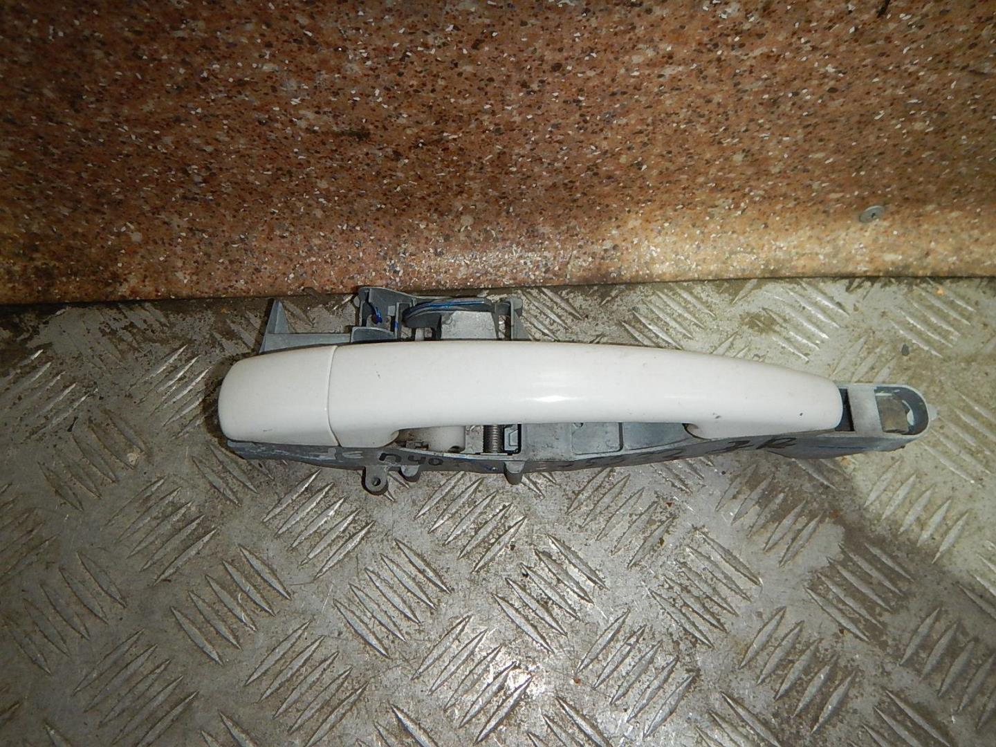 Ручка двери задней наружная правая