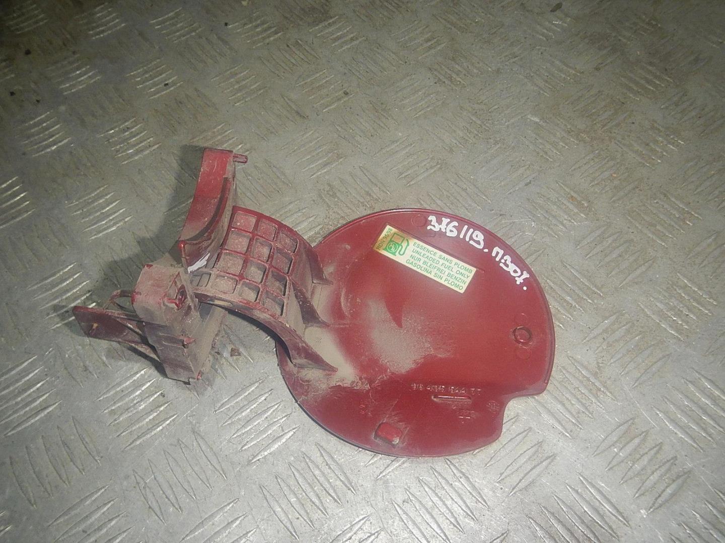 Лючок бензобака