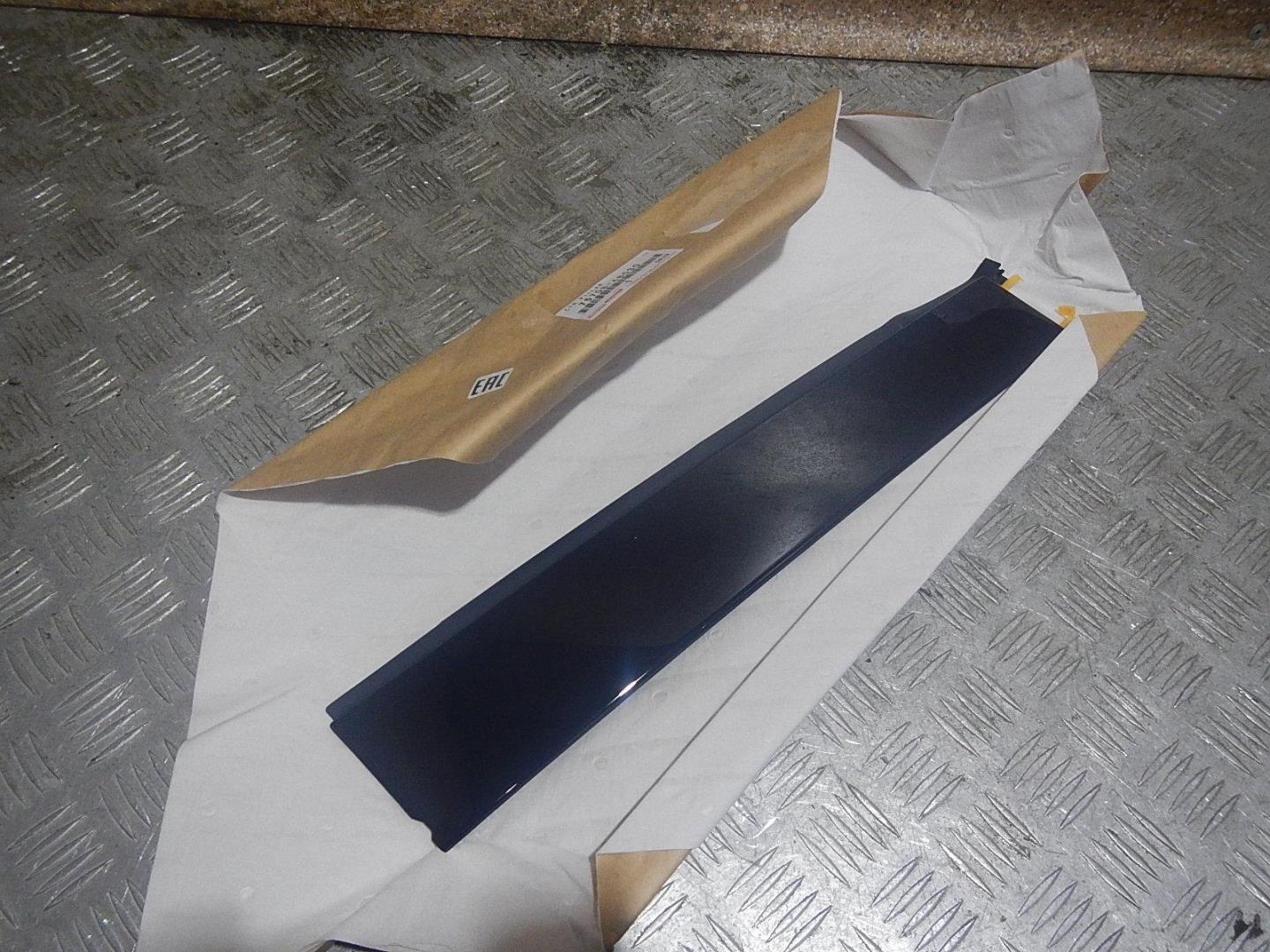 Накладка двери задней левой