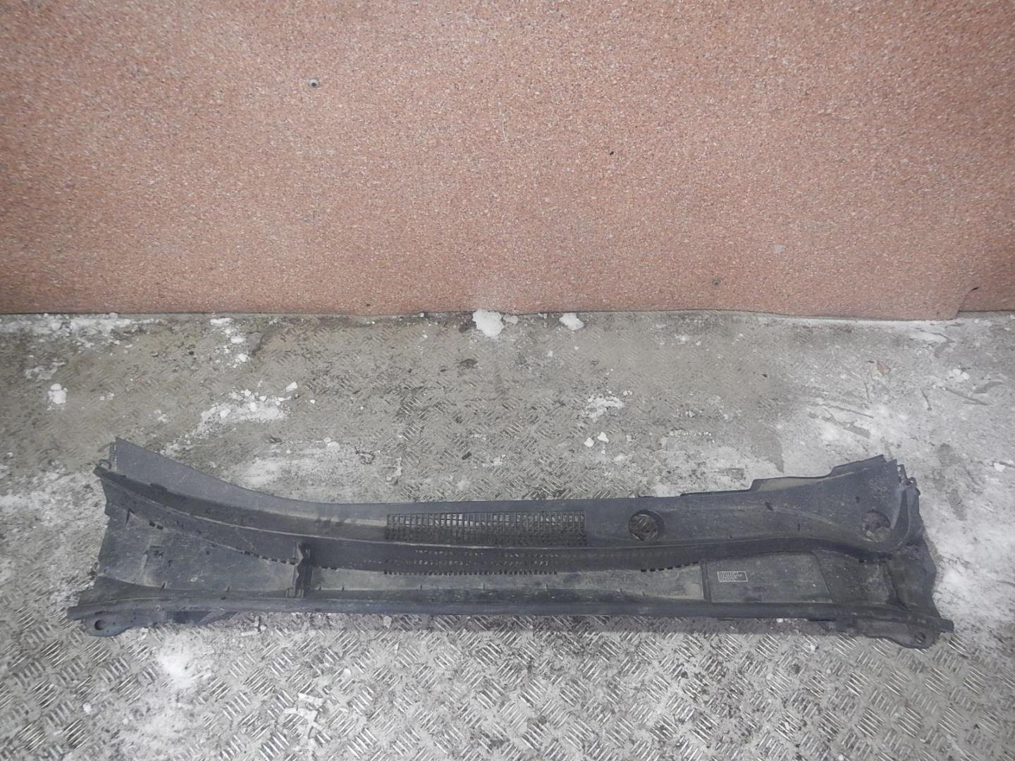 Решетка стеклоочистителей (Жабо)