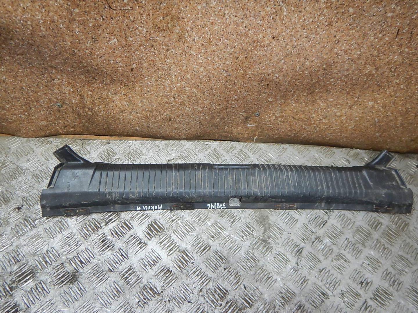 Обшивка багажника