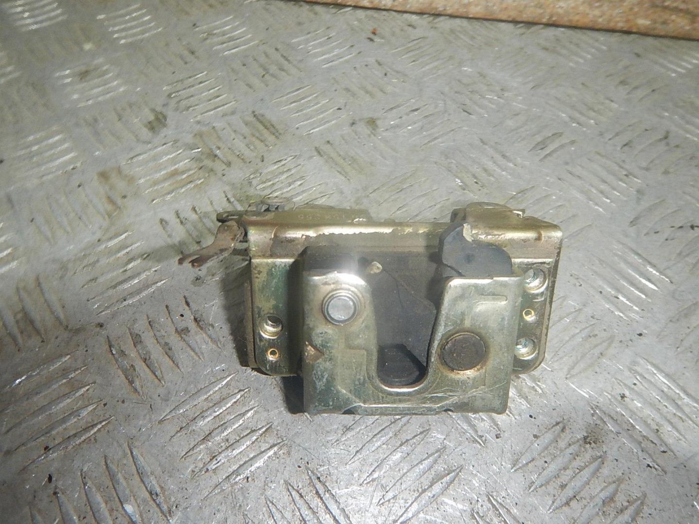 Замок двери задней правой