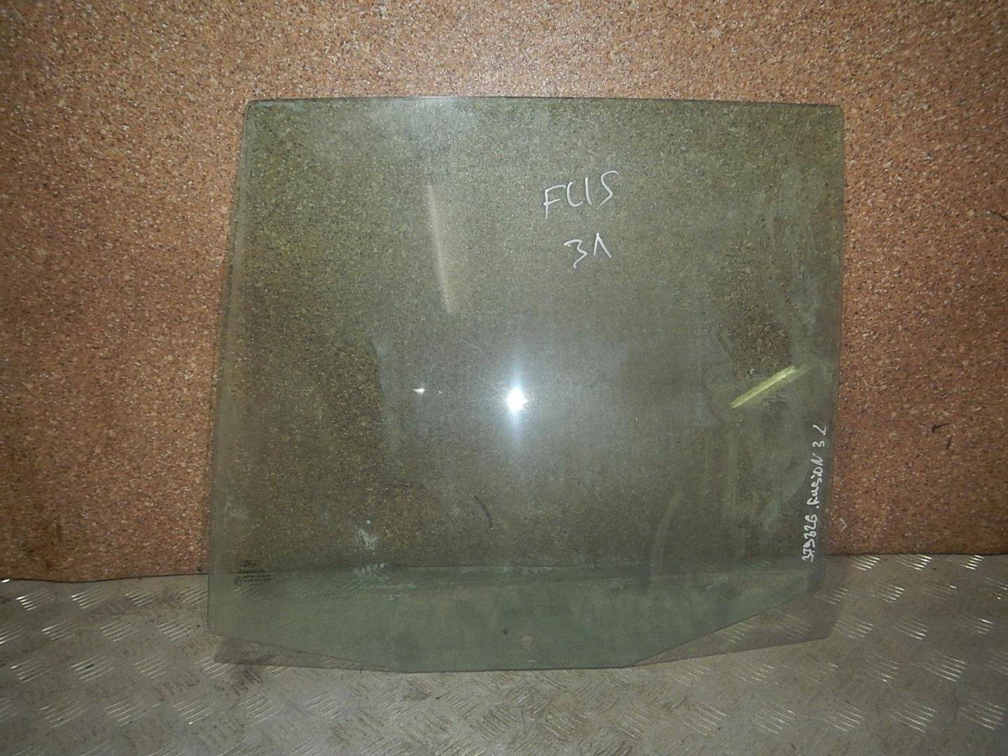Стекло двери задней левой