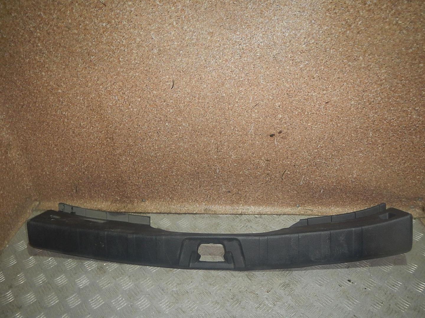 Обшивка багажника