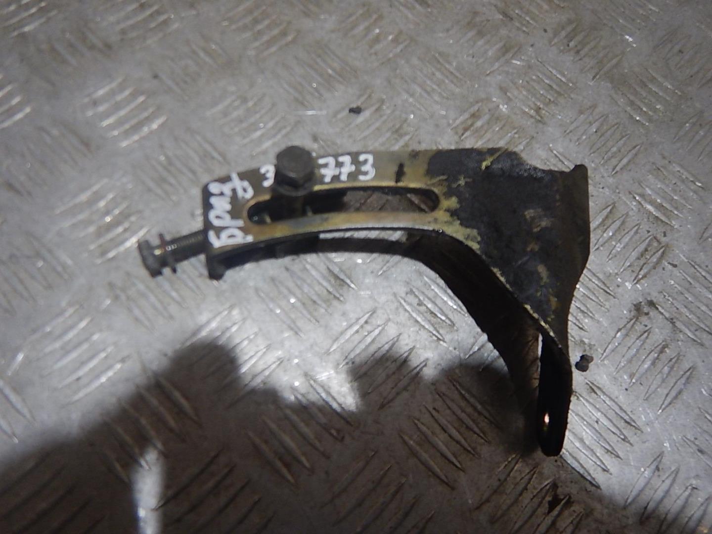 Кронштейн генератора