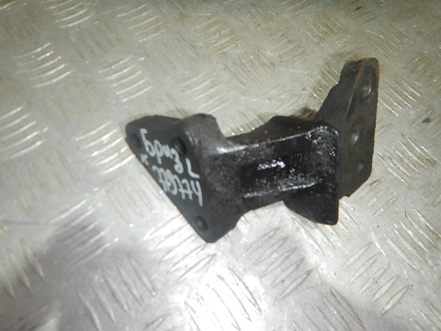 Кронштейн двигателя левый