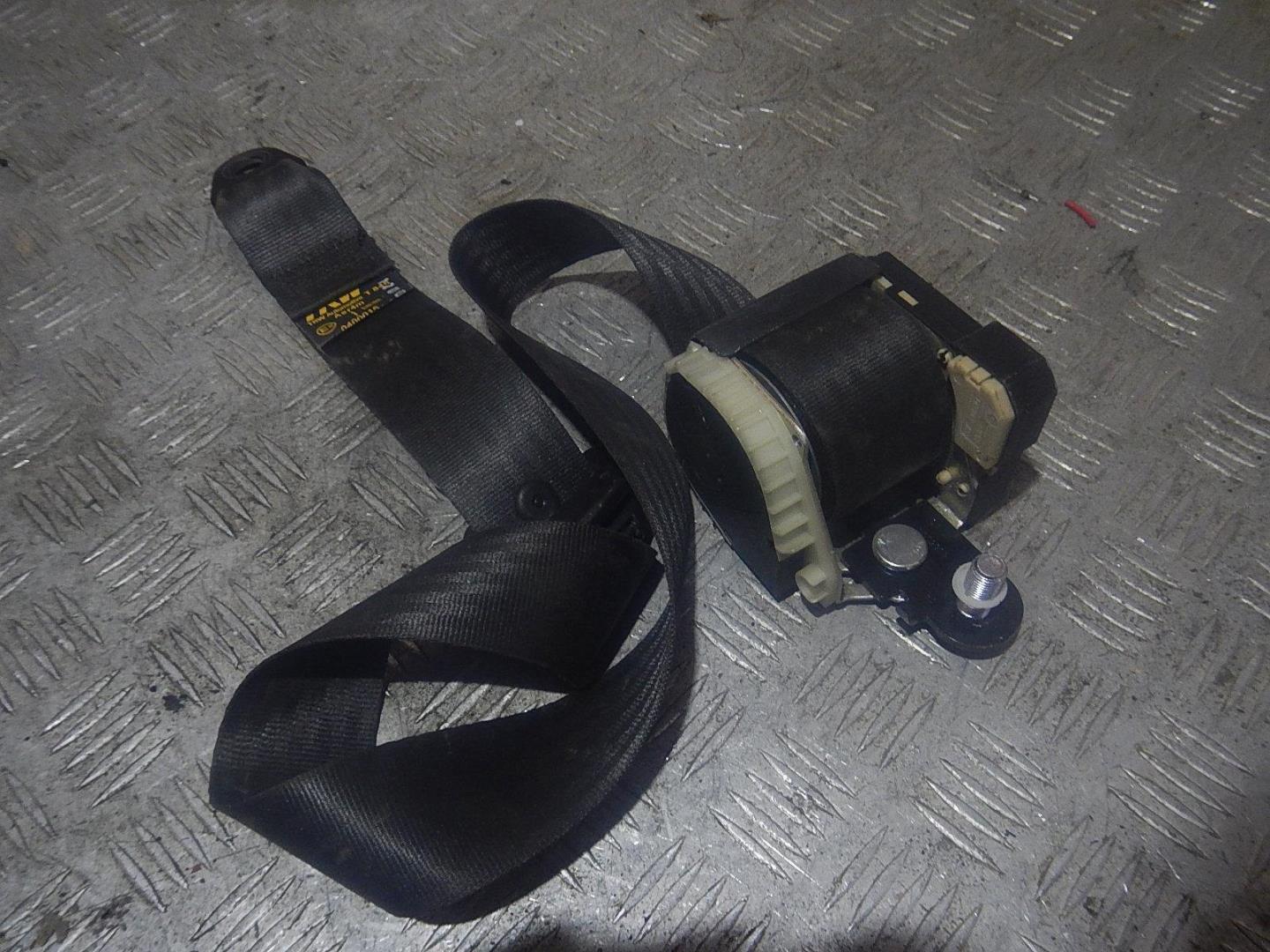 Ремень безопасности