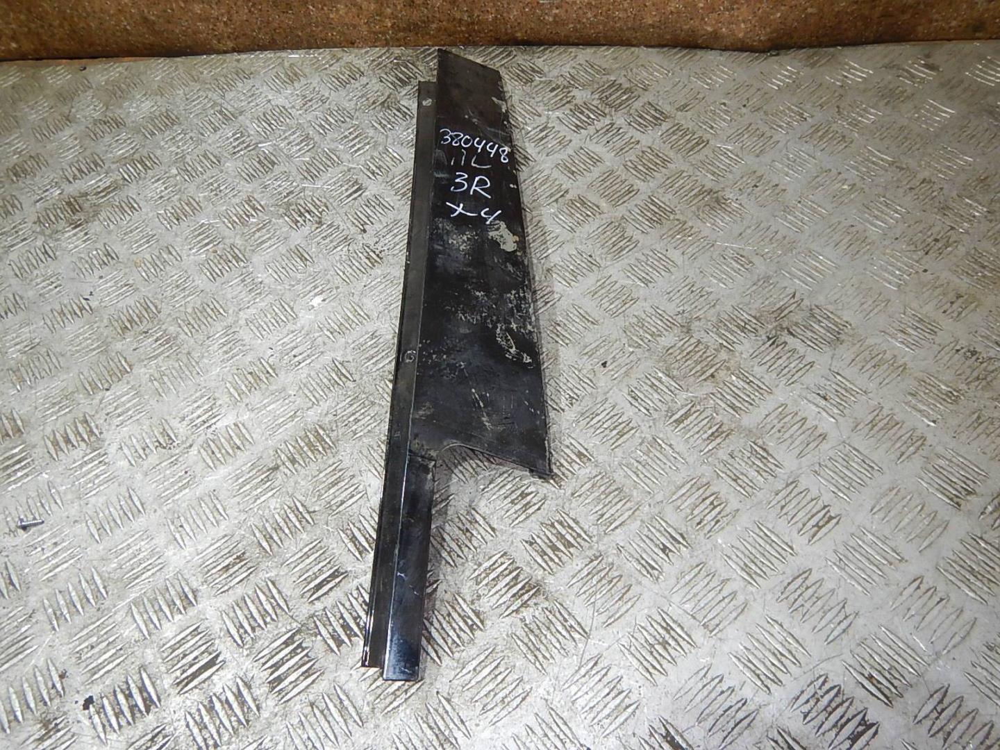 Накладка двери задней правой