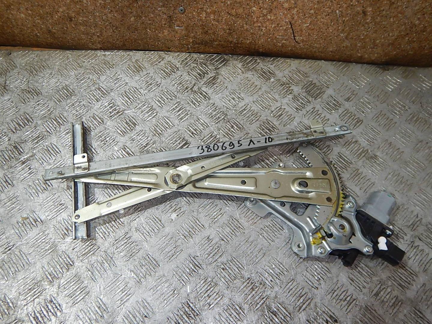 Стеклоподъемник электр. передний правый