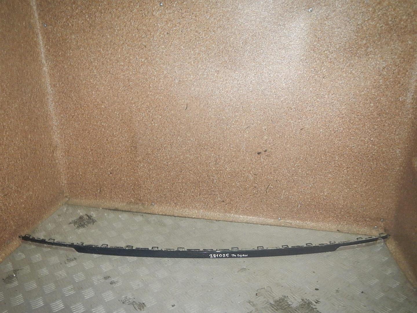 Молдинг заднего бампера