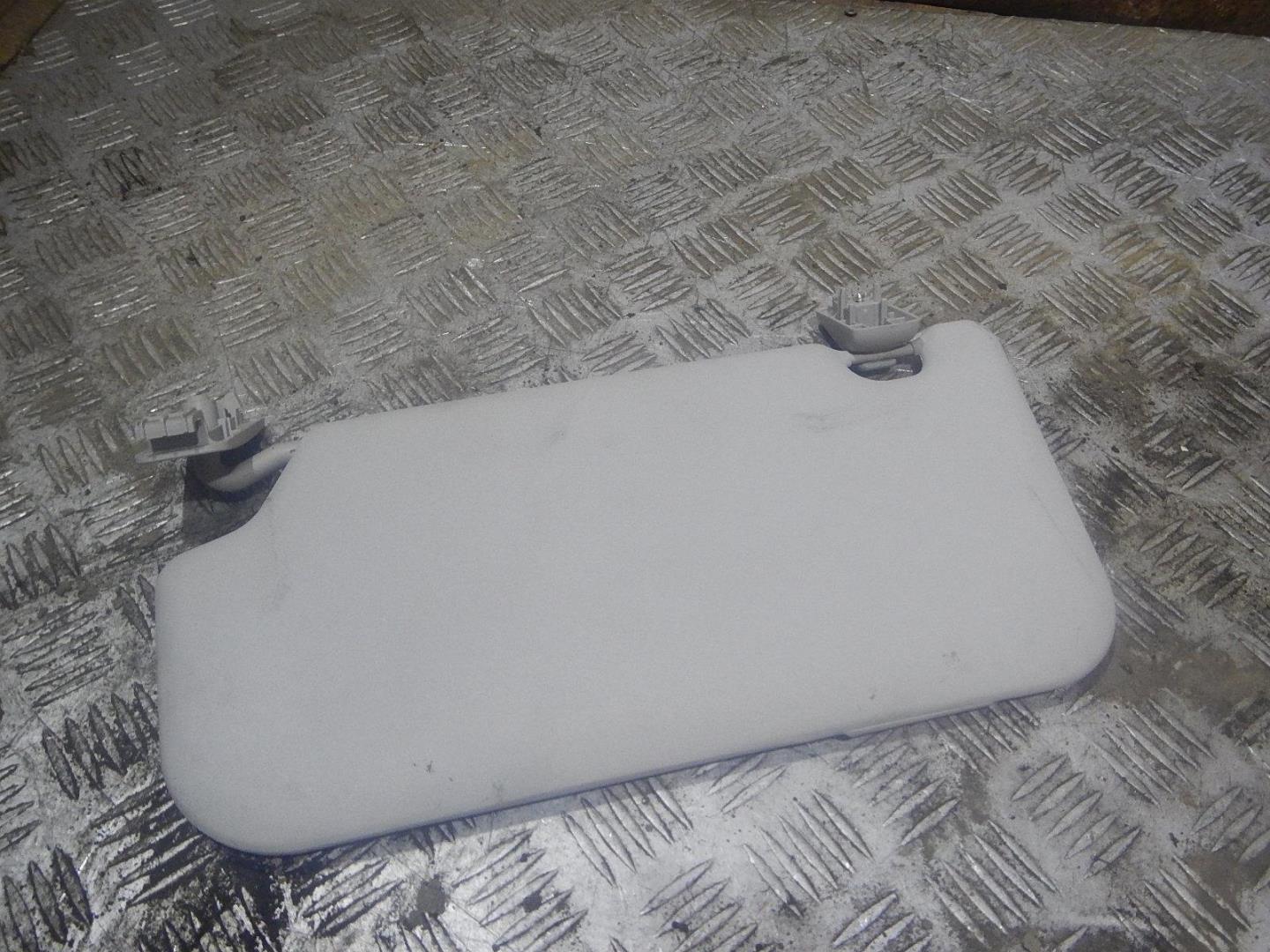 Козырек солнцезащитный