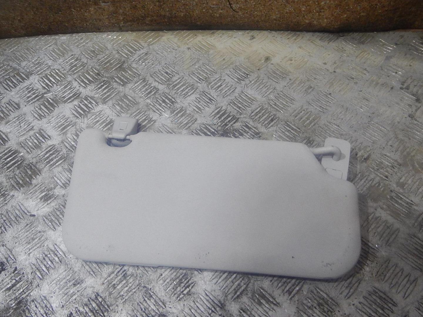 Козырек солнцезащитный